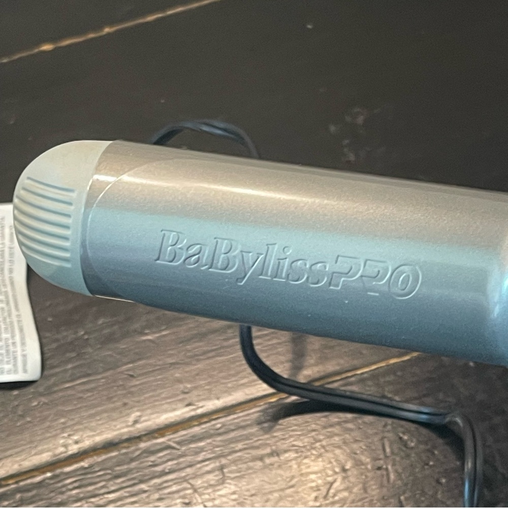 BaBybliss Pro Nano Titanium 1 1/4” Curling Iron - Picture 6 of 8